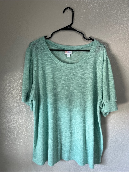 LuLaRoe Tops - LuLaRoe Mint Green Short Sleeve Knit Top Sz 2XL Boho cottage core Chic TC556